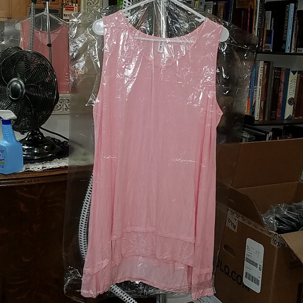 NEW 2X MARILYN TUNIC SLEEVELESS TOP  LEO ROSI